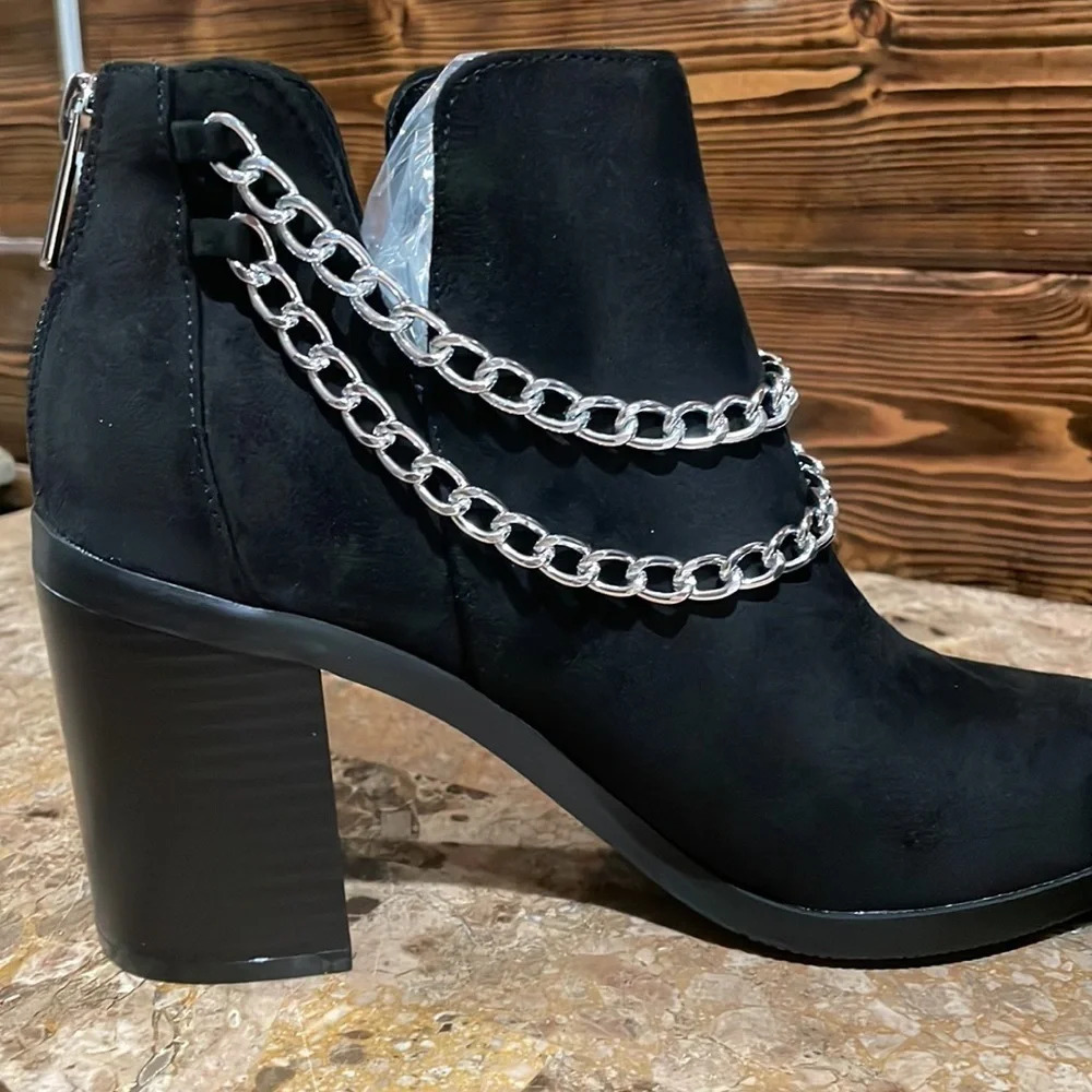 Black Boots with Double Chain - Picture 9 of 11